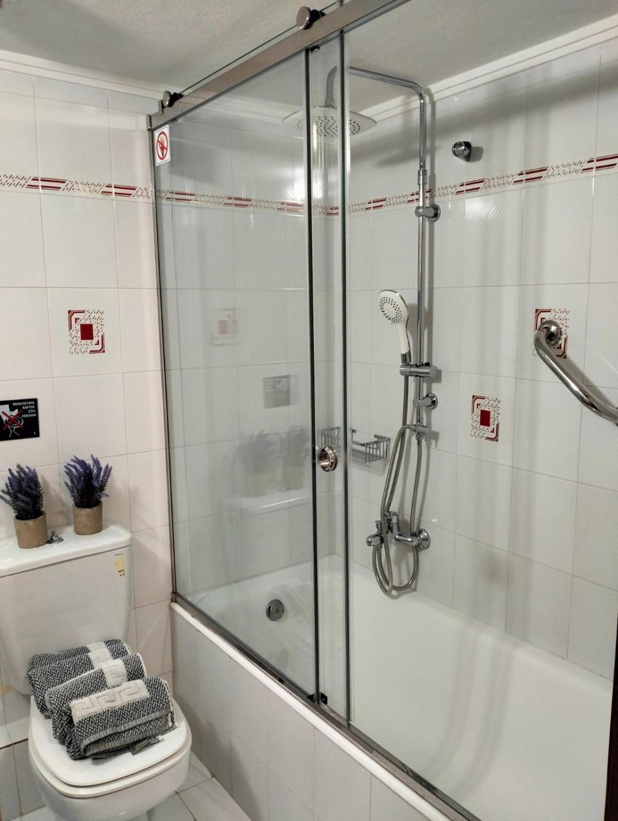 Helens Apartment Толон Экстерьер фото