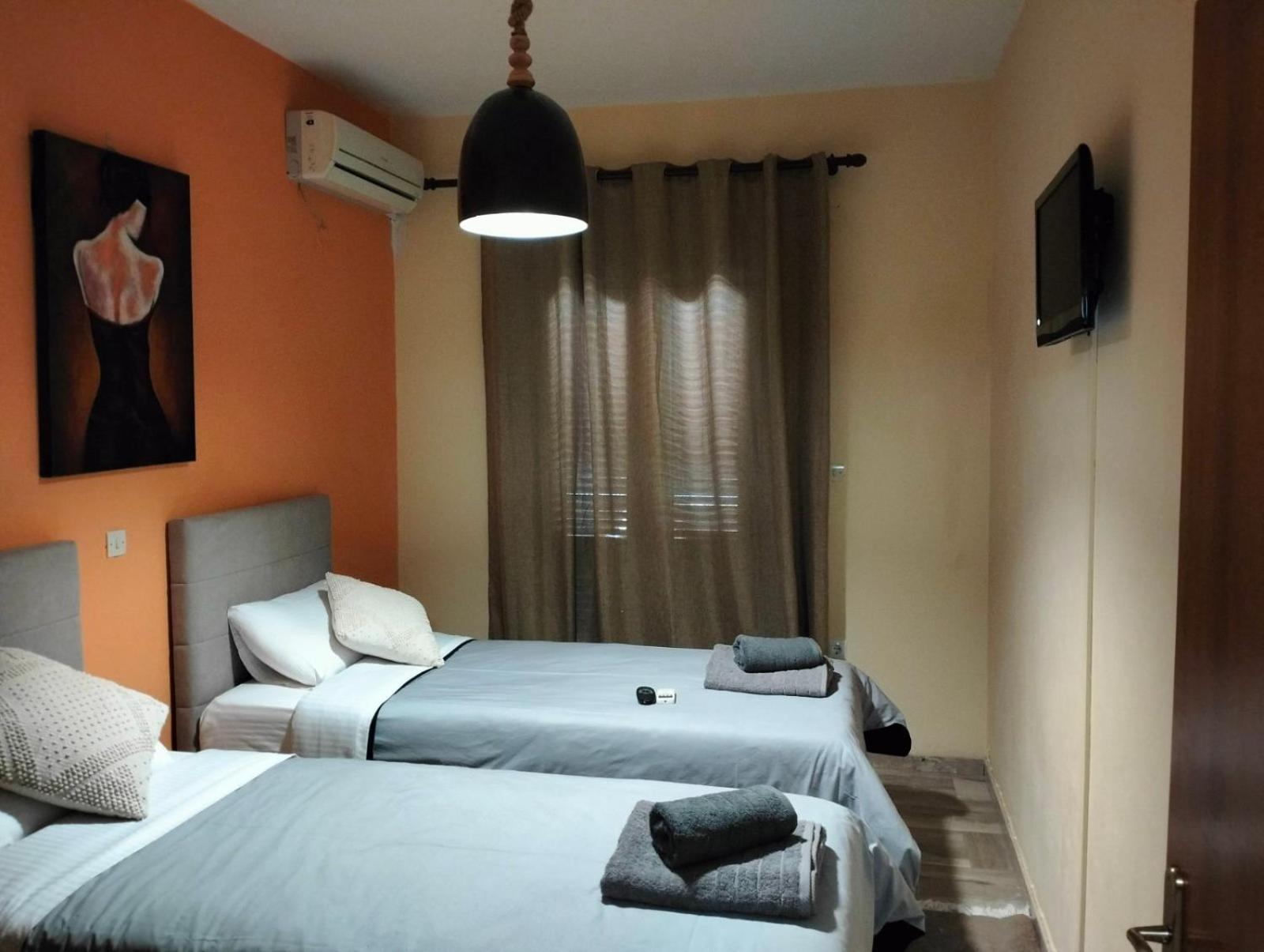 Helens Apartment Толон Экстерьер фото